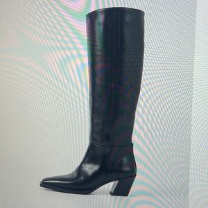 Never worn Vagabond Alina Tall Boots